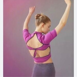 UO Nash Open-Back
Mock Neck Top Size  XSmall